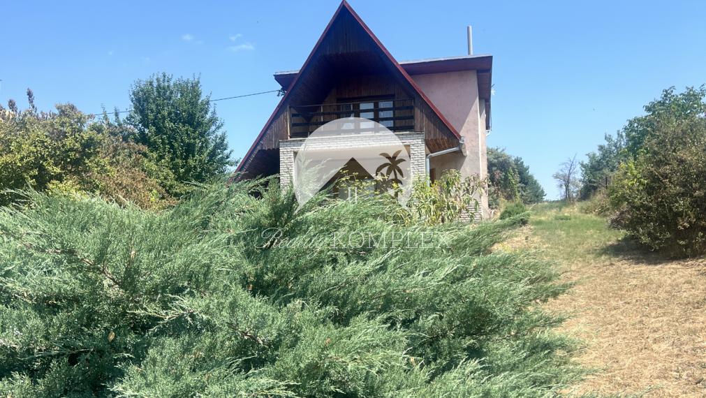 Pri brehu Virtského jazera na PREDAJ rodinný dom s veľkým pozemkom