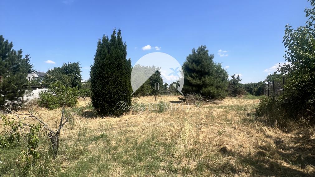 Pri brehu Virtského jazera na PREDAJ rodinný dom s veľkým pozemkom