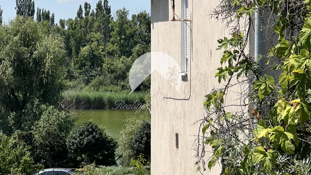 Pri brehu Virtského jazera na PREDAJ rodinný dom s veľkým pozemkom