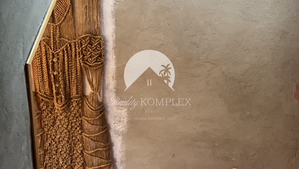 Pri brehu Virtského jazera na PREDAJ rodinný dom s veľkým pozemkom