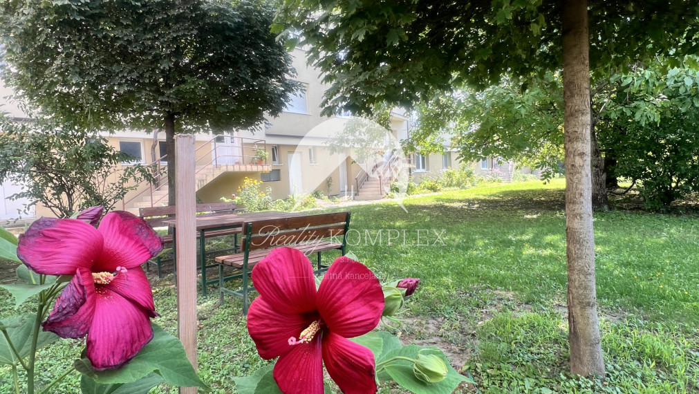 Zachovalý dvojizbový byt s lodgiou v absolútnom centre Komárna na PREDAj!