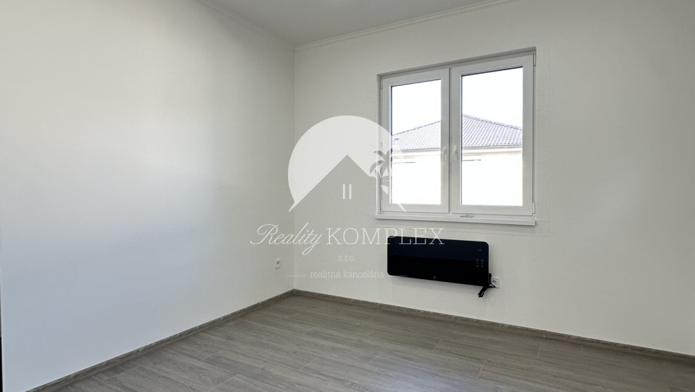 Reality KOMPLEX vám ponúka na predaj modernú novostavbu 5-izbového rodinného domu