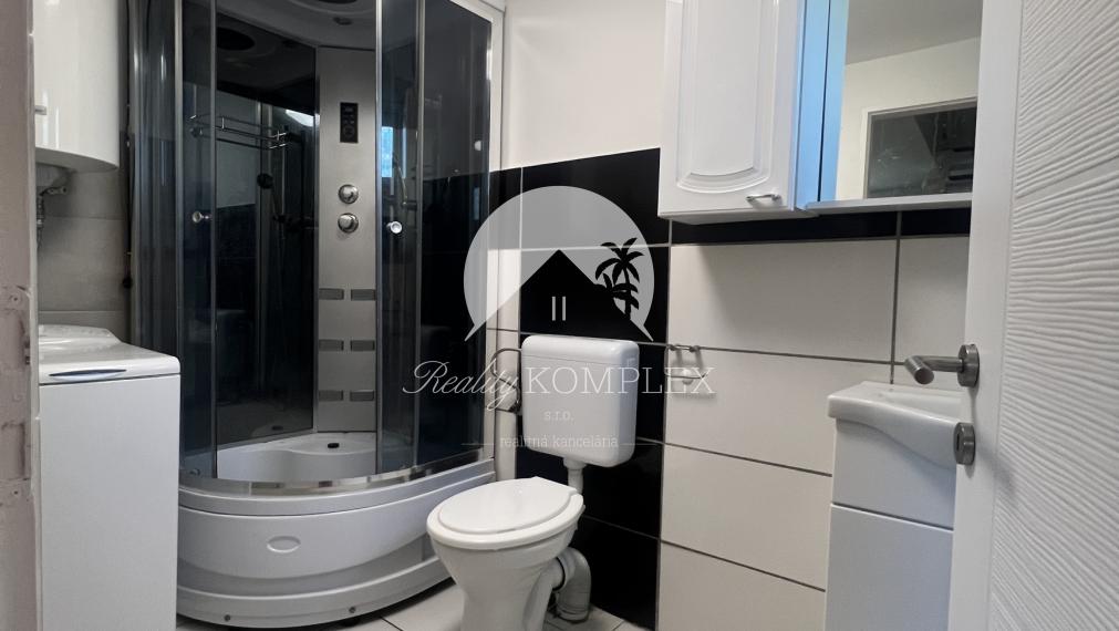 Útulný víkendový domček v Győri (HU) na PREDAJ za dobrú cenu!!