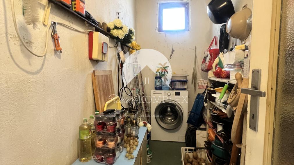 Zachovalý rodinný dom za dobrú cenu v Strekove na PREDAJ!!