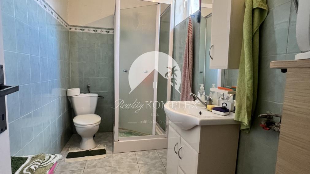 Zachovalý rodinný dom za dobrú cenu v Strekove na PREDAJ!!