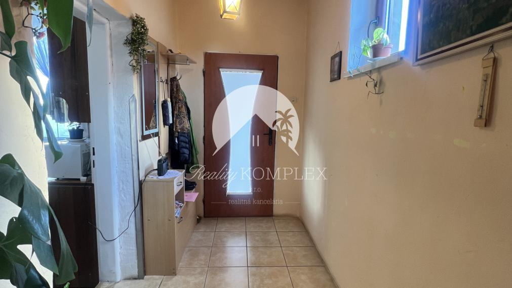 Zachovalý rodinný dom za dobrú cenu v Strekove na PREDAJ!!