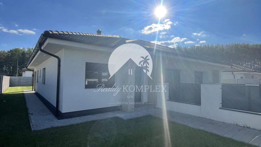 Reality KOMPLEX s.r.o. Vám ponúka modernú 4-izbovú novostavbu v Dunajskej Strede