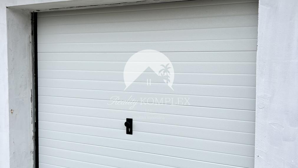 Reality KOMPLEX s.r.o. Vám ponúka na PREDAJ zrekonštruovanú garáž v Dunajskej Strede