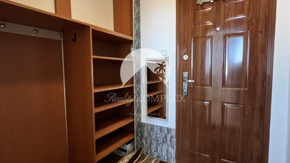 Reality KOMPLEX s.r.o. ponúka na PRENÁJOM garsónku priamo v centre mesta Dunajská Streda