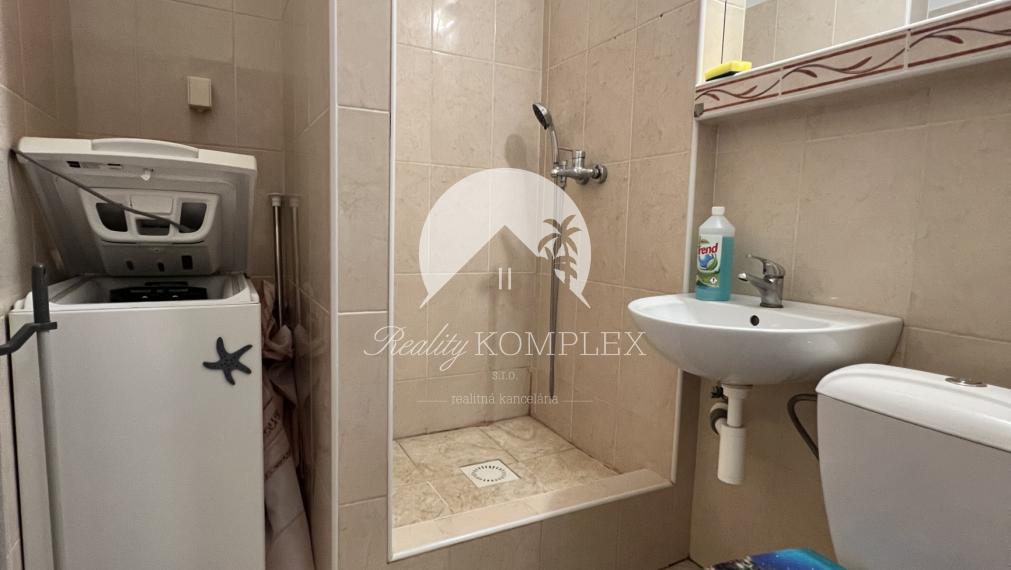 Reality KOMPLEX s.r.o. ponúka na PRENÁJOM garsónku priamo v centre mesta Dunajská Streda