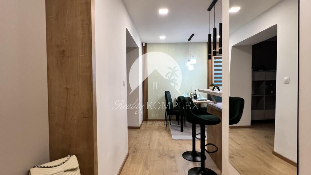 Reality KOMPLEX s.r.o. ponúka na PRENÁJOM luxusný 2 izbový byt v Komárne!