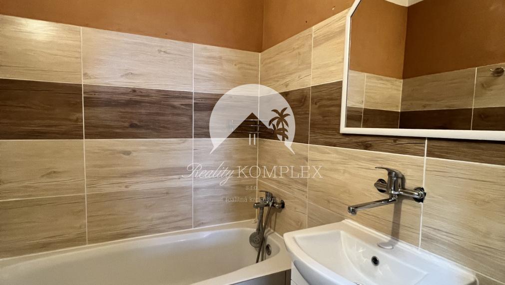 Do NÁJMU pekný, úplne zrekonštruovaný 2-izbový byt s balkónom v Šrobárovej!