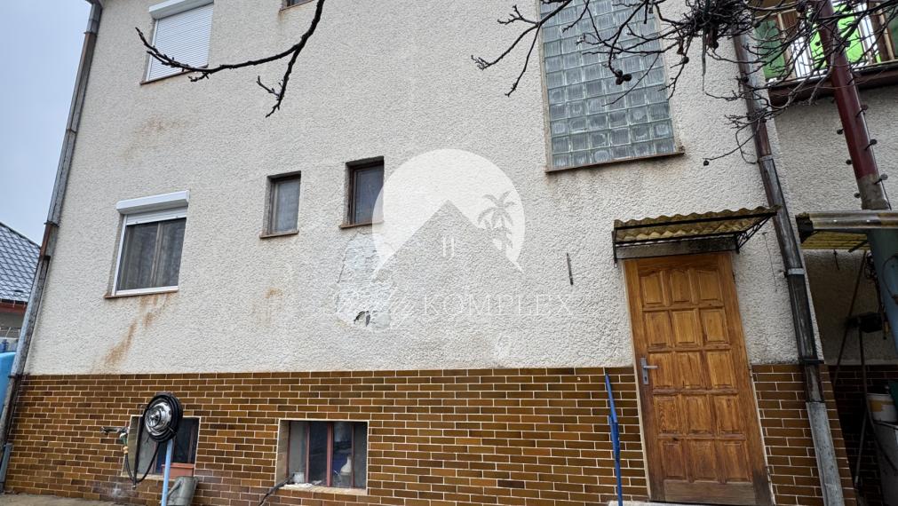 Reality KOMPLEX s.r.o. Vám ponúka na predaj 5-izbový rodinný dom v Rohovciach