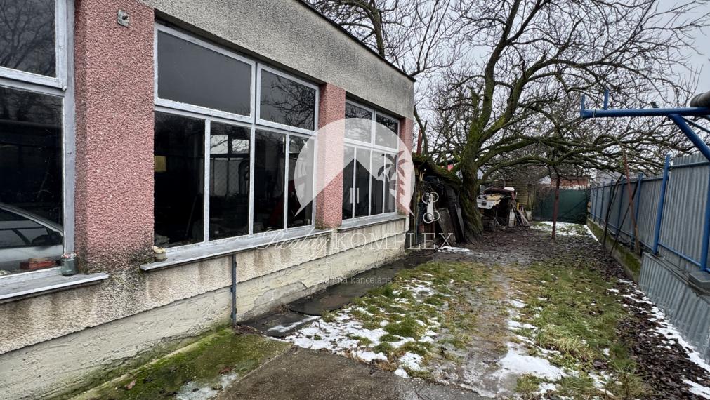 Reality KOMPLEX s.r.o. Vám ponúka na predaj 5-izbový rodinný dom v Rohovciach