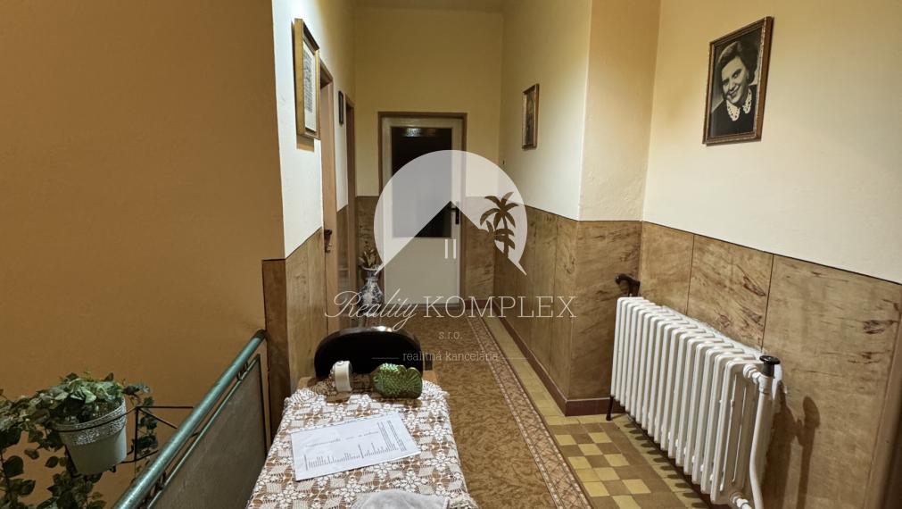 Reality KOMPLEX s.r.o. Vám ponúka na predaj 5-izbový rodinný dom v Rohovciach