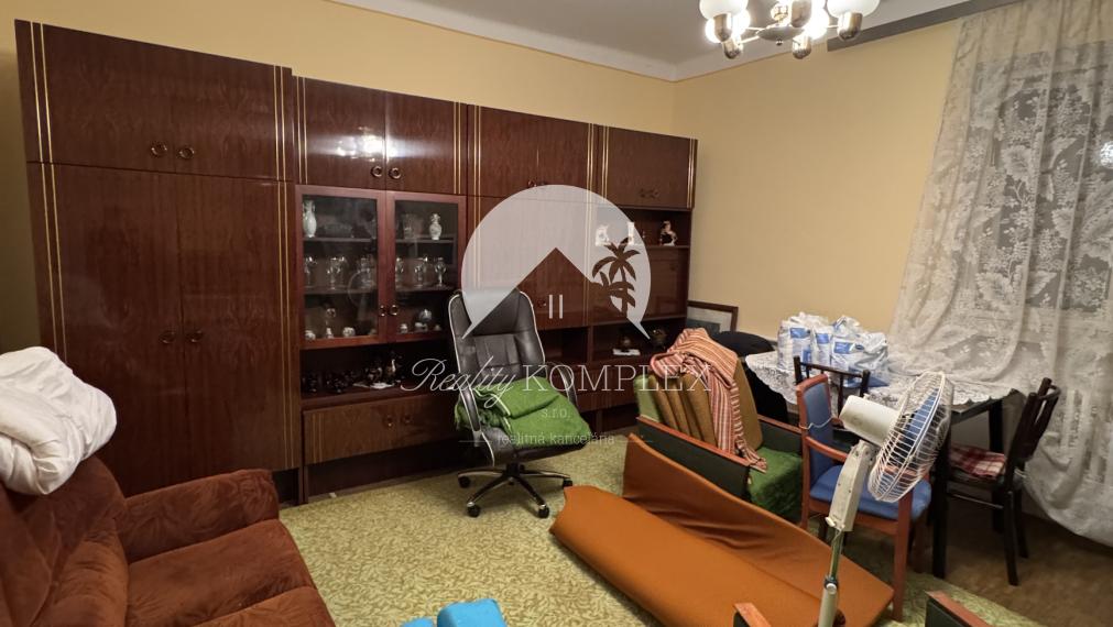 Reality KOMPLEX s.r.o. Vám ponúka na predaj 5-izbový rodinný dom v Rohovciach