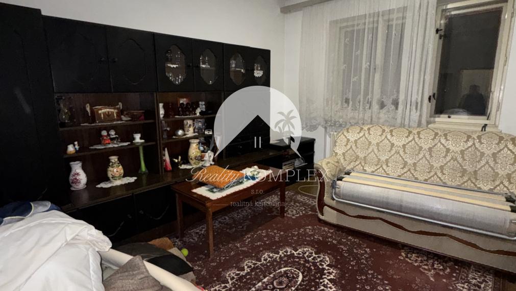 Reality KOMPLEX s.r.o. Vám ponúka na predaj 5-izbový rodinný dom v Rohovciach