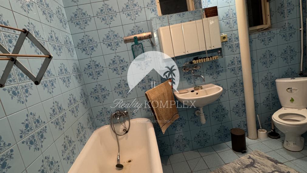 Reality KOMPLEX s.r.o. Vám ponúka na predaj 5-izbový rodinný dom v Rohovciach