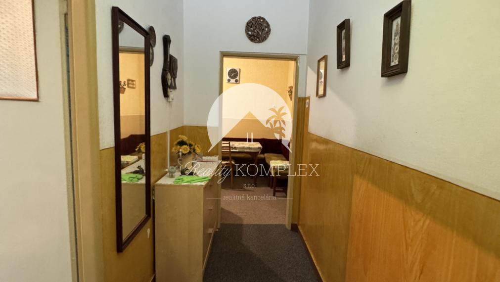 Reality KOMPLEX s.r.o. Vám ponúka na predaj 5-izbový rodinný dom v Rohovciach