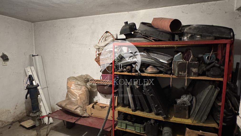 Reality KOMPLEX s.r.o. Vám ponúka na predaj 5-izbový rodinný dom v Rohovciach