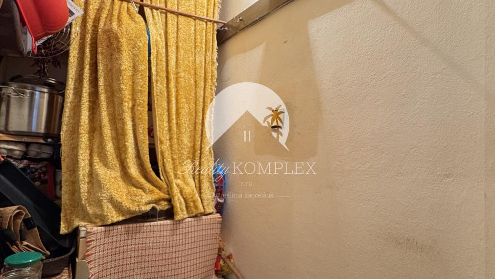 IBA U NÁS !!! Reality KOMPLEX s.r.o. Vám ponúka na PREDAJ slnečný, priestranný  3izbový byt v dobrej lokalite v Komárne !!!