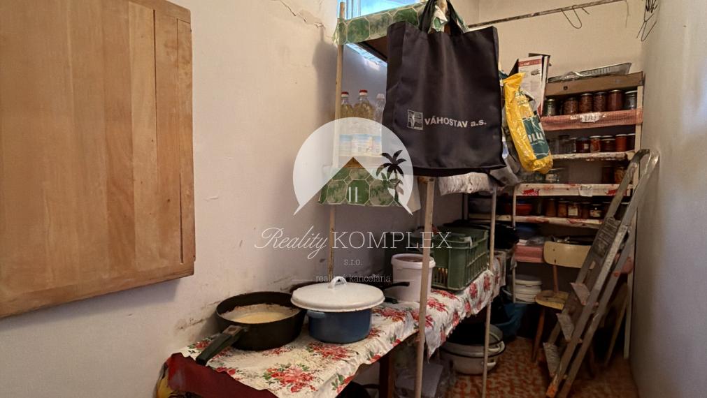 NA PREDAJ – POSCHODOVÝ RODINNÝ DOM V OBCI BALOŇ