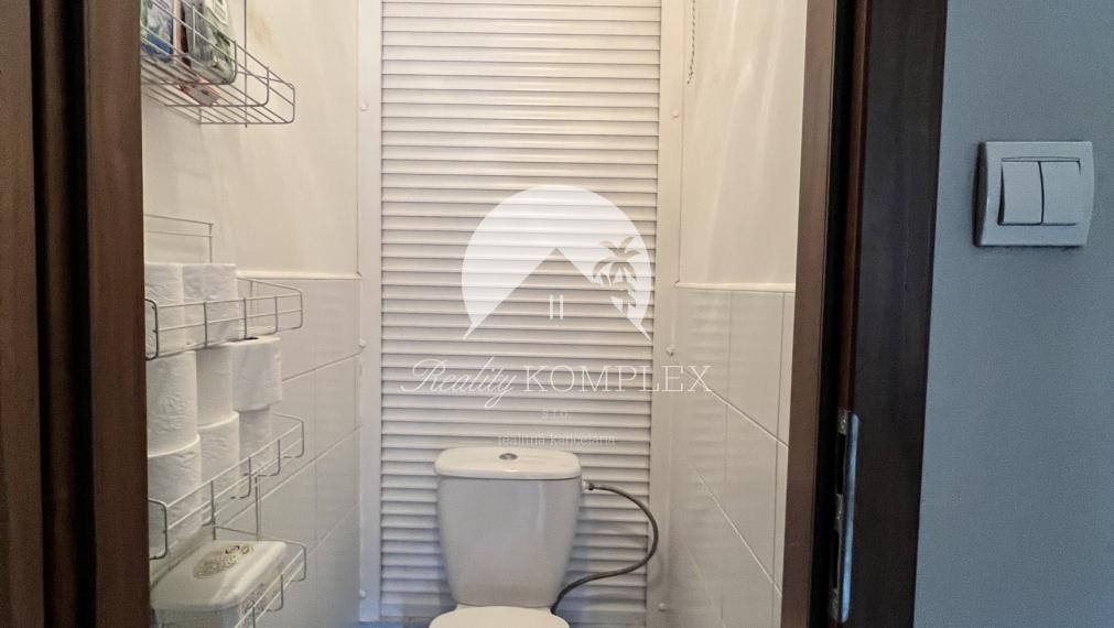 Pekný, zrekonštruovaný trojizbový byt s balkónom v Komárne na PREDAJ