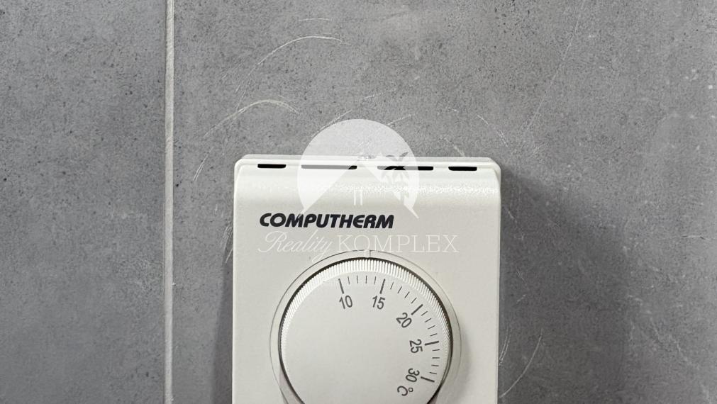 EXKLUZÍVNE IBA U NÁS !!! Reality Komplex s.r.o. vám ponúka na predaj výnimočnú novostavbu víkendového domu v jednej z najlukratívnejších lokalít – len 50 metrov od nádherného Dunaja v Moči.