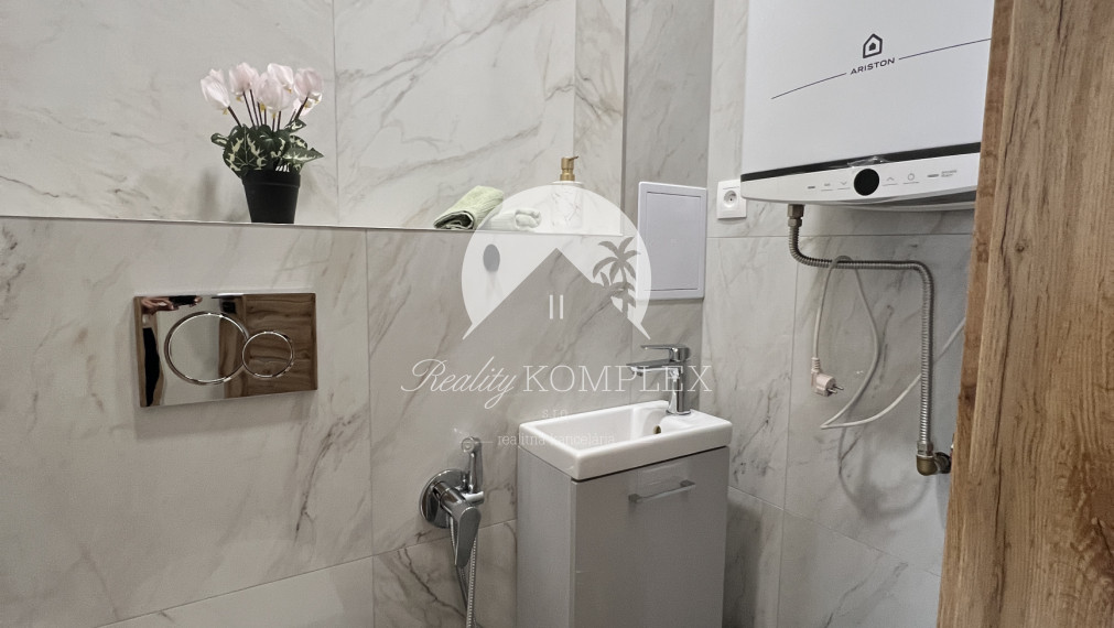 Nádherný trojizbový byt s balkónom s krásnym výhľadom na PREDAJ v Komárne!