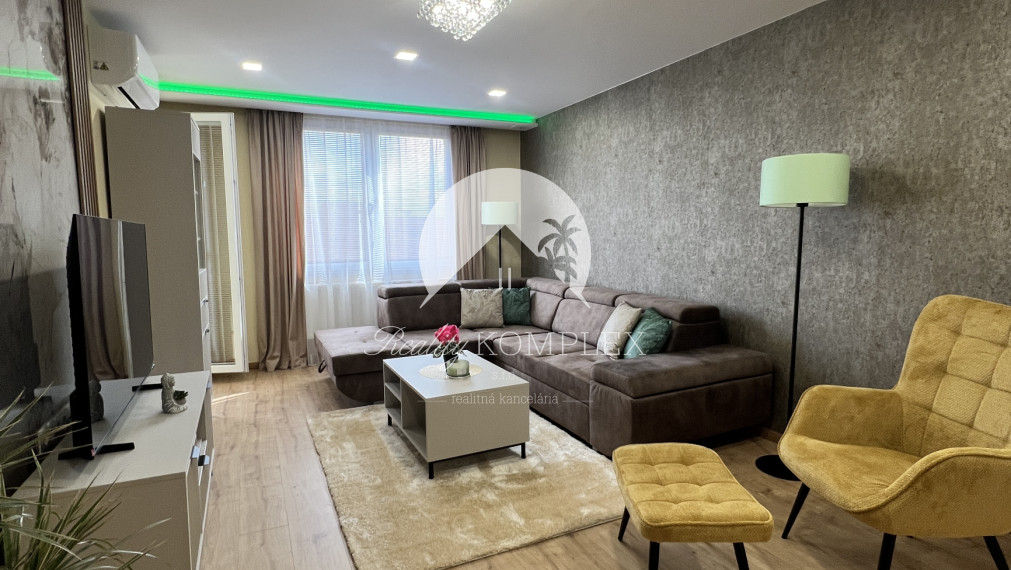 Nádherný trojizbový byt s balkónom s krásnym výhľadom na PREDAJ v Komárne!