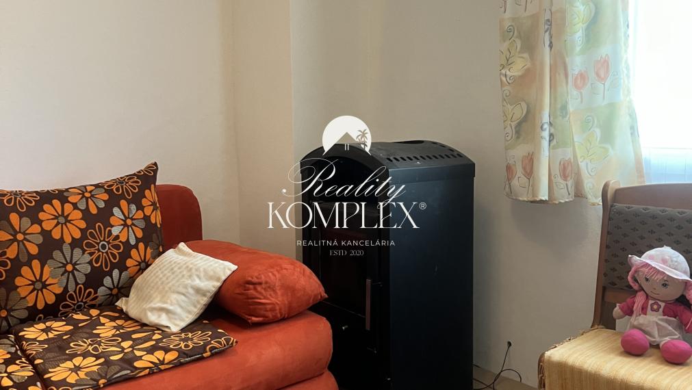 Pekná záhradka s malým domčekom na PREDAJ v Komárne!