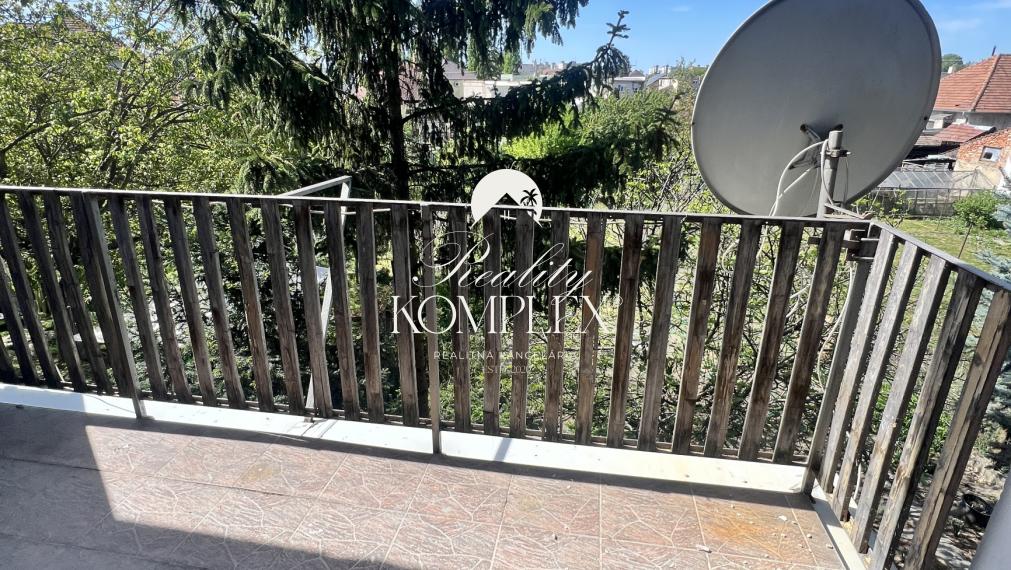 Na PREDAJ dvojpodlažný rodinný dom vo vyhľadávanej lokalite Komárna!