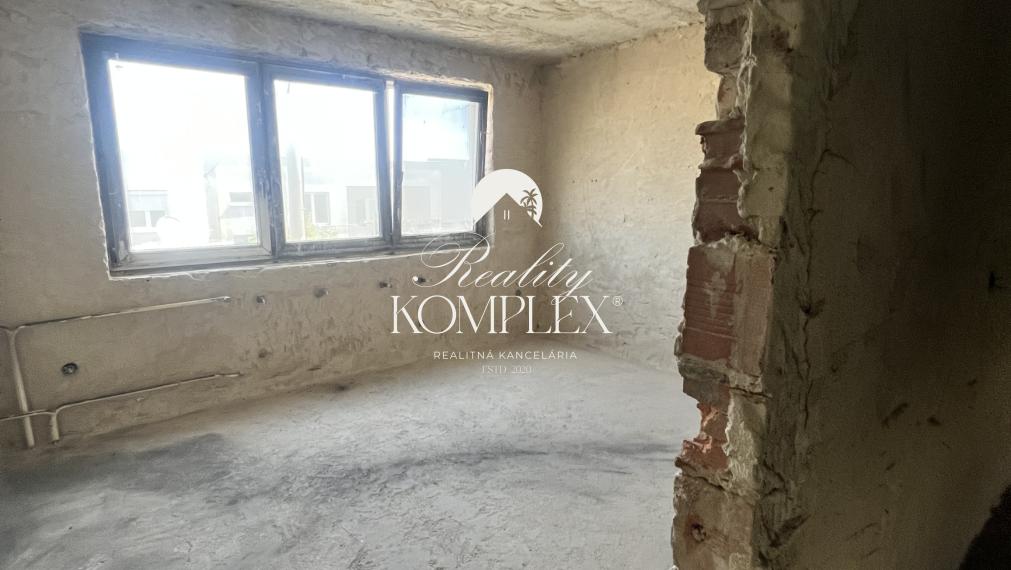 Na PREDAJ dvojpodlažný rodinný dom vo vyhľadávanej lokalite Komárna!