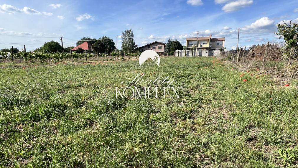 Veľký pozemok na PREDAJ 300 m od brehu Dunaja v Kravanoch nad Dunajom aj pre investorov!