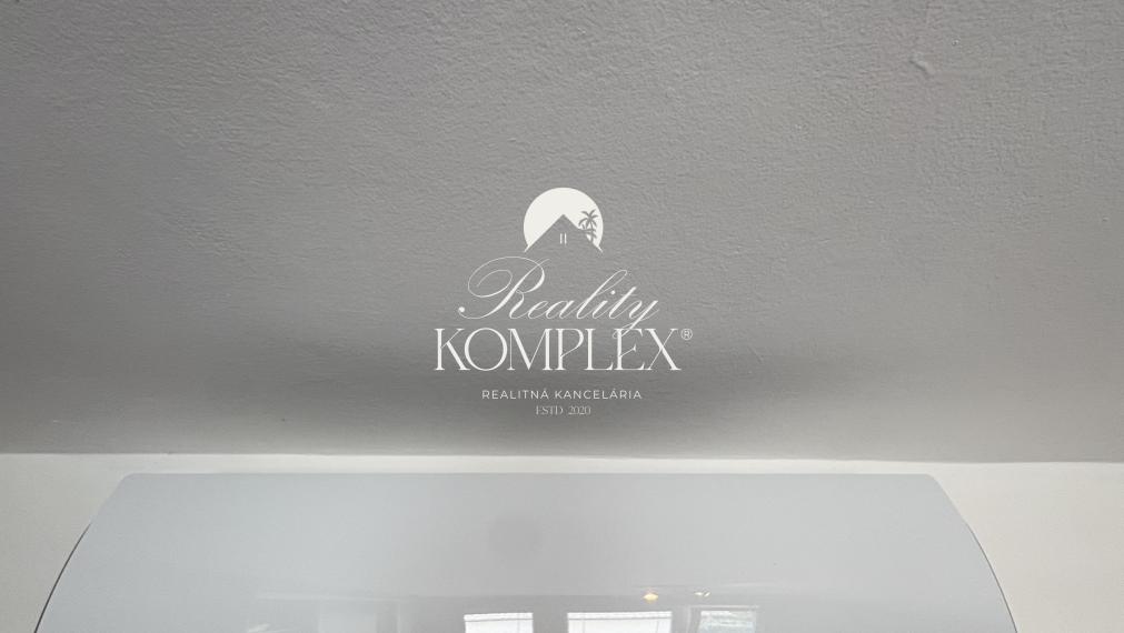 IBA U NÁS !!! Reality Komplex s.r.o. Vám ponúka na predaj pekný priestranný 4-izbový rodinný dom v obci Marcelová !!!