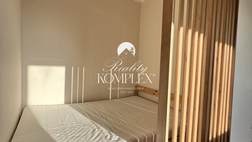 Reality KOMPLEX s.r.o. ponúka na PRENÁJOM krásny 1 izbový byt v centre Dunajskej Stredy!