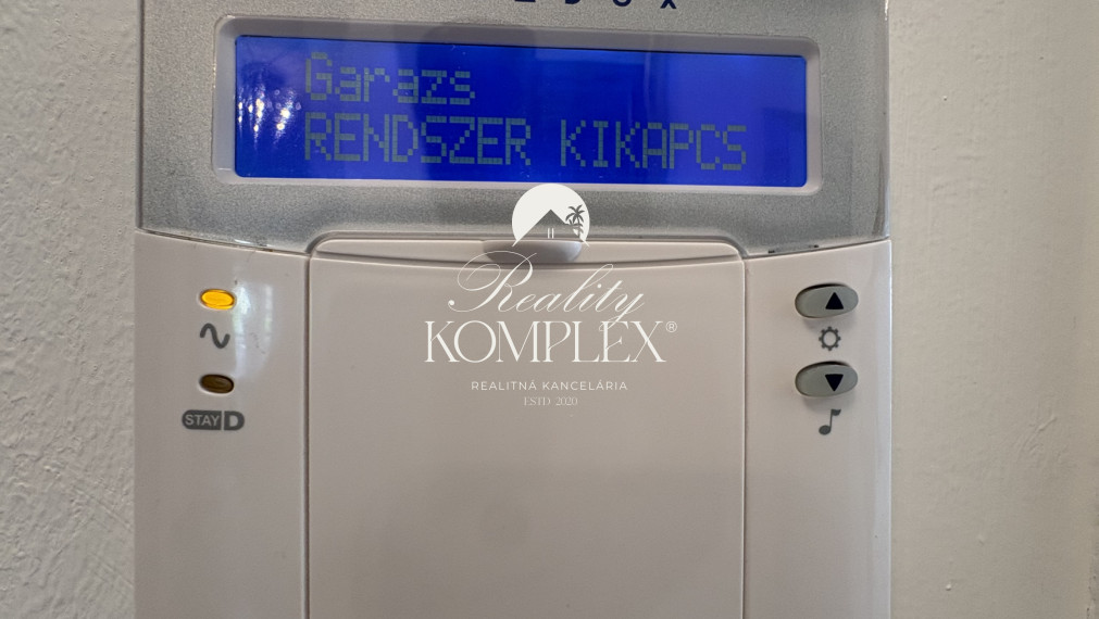 IBA U NÁS – REALITY KOMPLEX ponúka výnimočný rodinný dom s priamym prístupom k Dunaju v Maďarsku – Komárom, Koppánymonostor, len 3 km od slovenských hraníc !!!