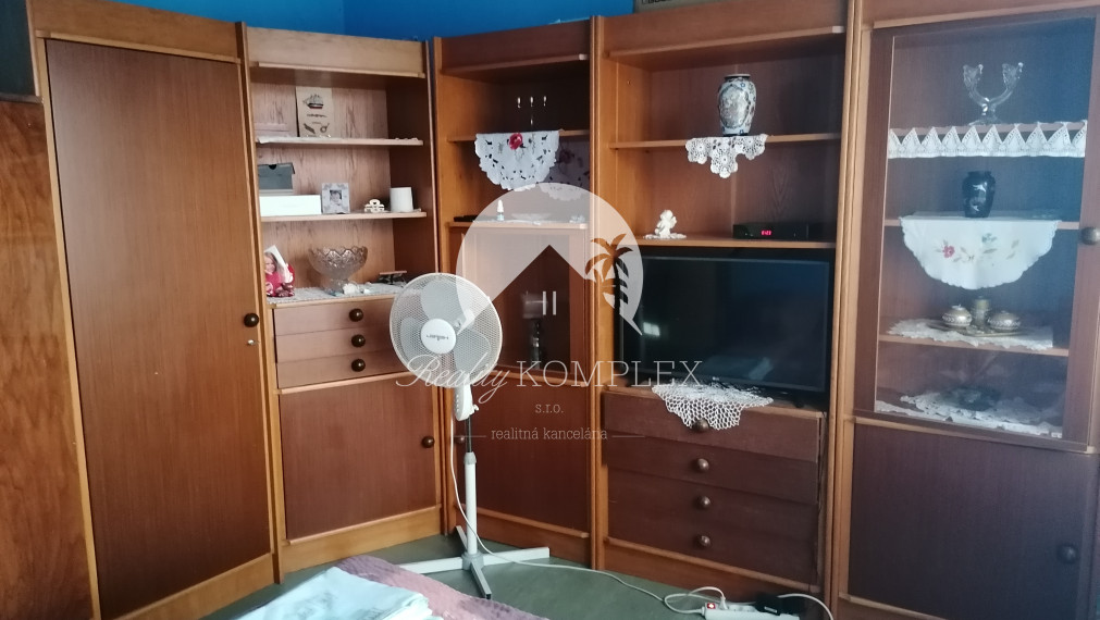 Na PREDAJ rodinný dom v Kameničnej