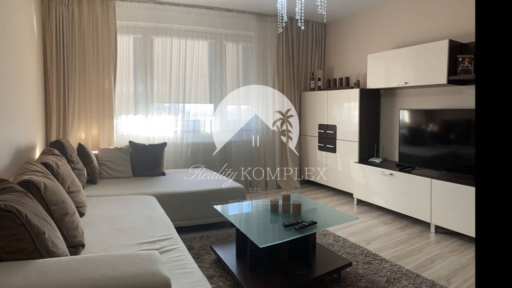 Ponúkame Vám na PRENÁJOM nadštandardný 2 izbový byt v Komárne!