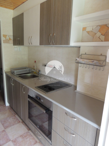 Reality KOMPLEX s.r.o. Vám ponúka na PREDAJ viacgeneračný rodinný dom len 60 km od BA!!