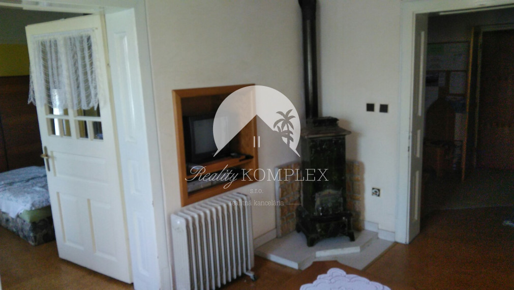 Reality KOMPLEX s.r.o. Vám ponúka na PREDAJ viacgeneračný rodinný dom len 60 km od BA!!