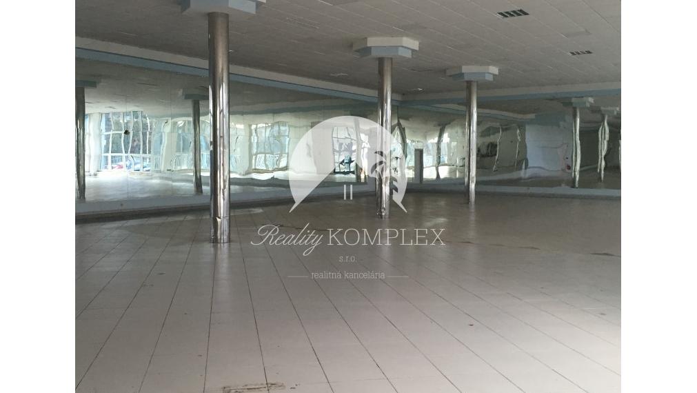 Tágas és napfényes raktárhelyiségeket Kínálunk kiadásra Gyalán.