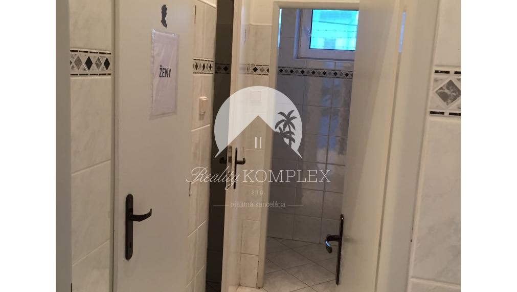 Tágas és napfényes raktárhelyiségeket Kínálunk kiadásra Gyalán.