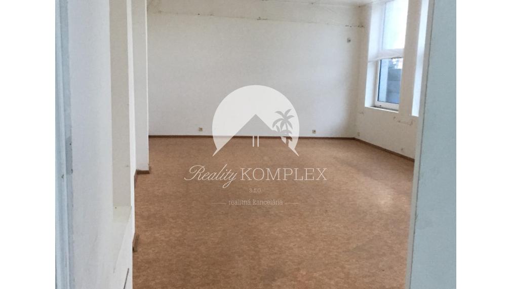 Tágas és napfényes raktárhelyiségeket Kínálunk kiadásra Gyalán.