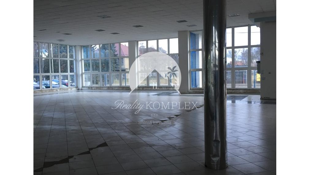 Tágas és napfényes raktárhelyiségeket Kínálunk kiadásra Gyalán.