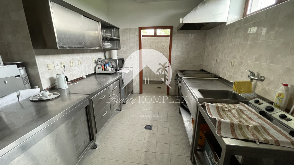 SKVELÁ INVESTÍCIA-Reality KOMPLEX s.r.o. Vám ponúka na predaj LUXUSNÝ PENZIÓN, Malá Lúč!