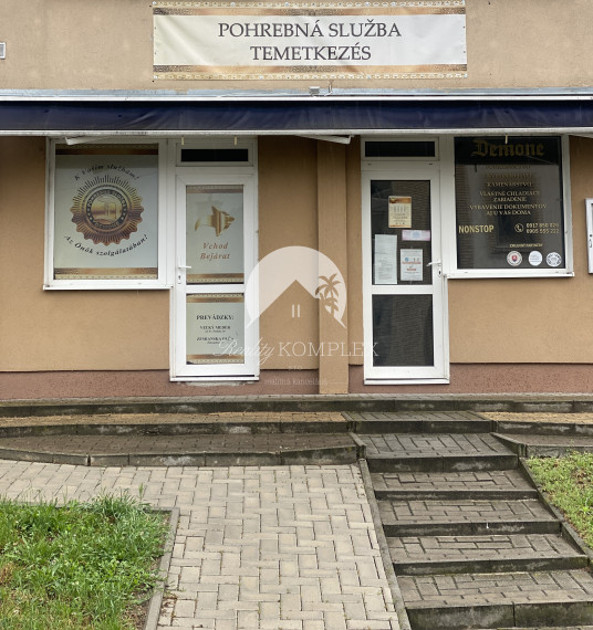 Reality KOMPLEX s.r.o. Vám ponúka na predaj nehnuteľnosť, obchodný priestor na frekventovanej ulici  v meste Komárno!