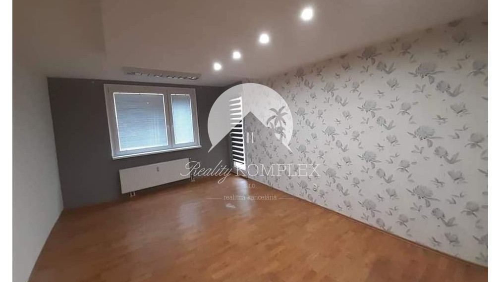 Ponúkame Vám na PREDAJ 3 izbový byt v meste Komárno (Bauring).