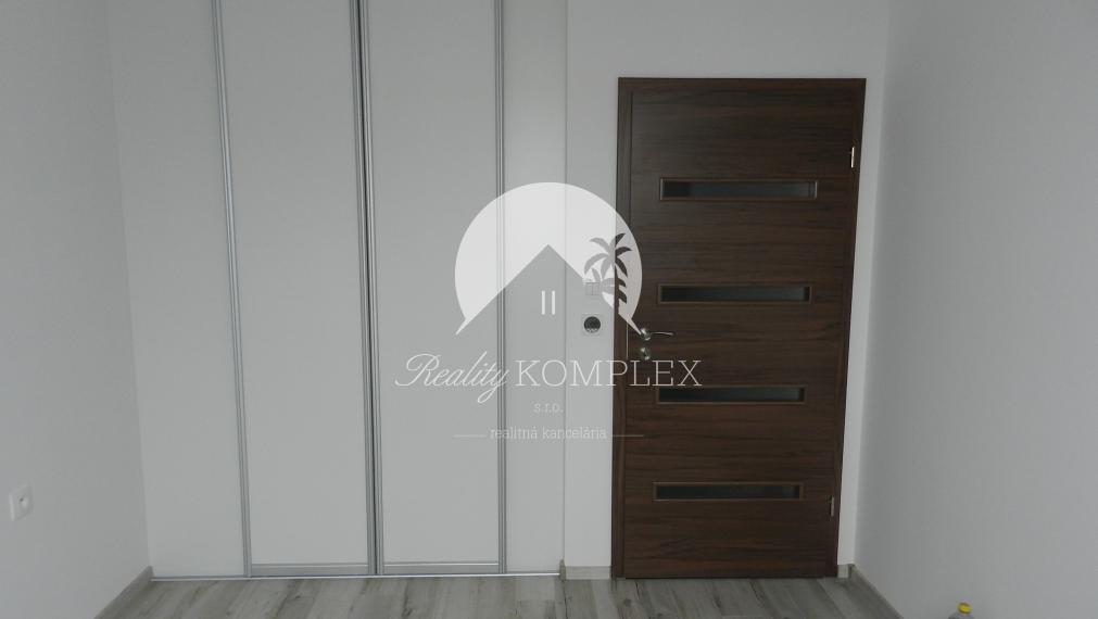 IV.ETAPA - Reality KOMPLEX s.r.o. Vám ponúka na PREDAJ 4 izbové rodinné domy - NOVOSTAVBY v Dolnom Bare!