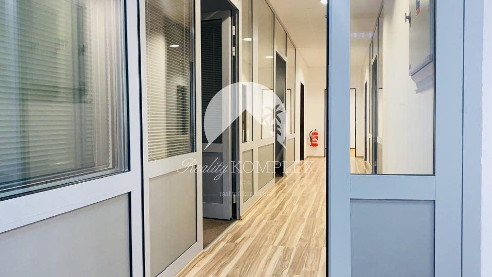 Reality KOMPLEX s.r.o Vám ponúka na prenájom  moderné nebytové priestory v rušnej lokalite mesta Komárno o výmere 270 m2!!!l